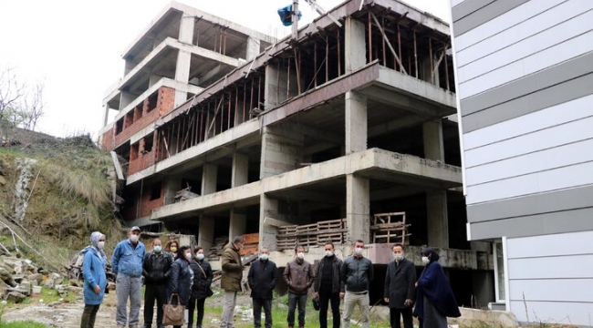 Akılalmaz dolandırıcılık! Müteahhit hak sahiplerinin dairelerini kayınvalidesinin üzerine geçirdi