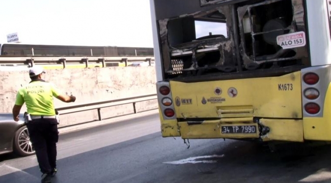 Avcılarda hafriyat kamyonu İETT otobüsüne çarptı: 2 kadın yaralandı
