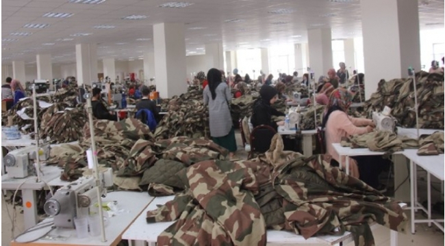 TSK ve Emniyet için kamuflaj ve üniforma üreten firmanın aracında 210 kilo uyuşturucu yakalandı