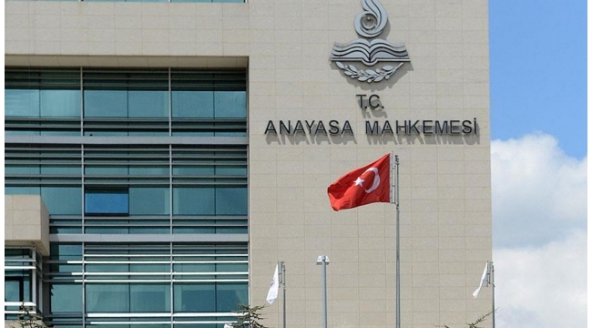 AYM'den manzaralar: Kes yapıştır karar, rekortmen üyeler