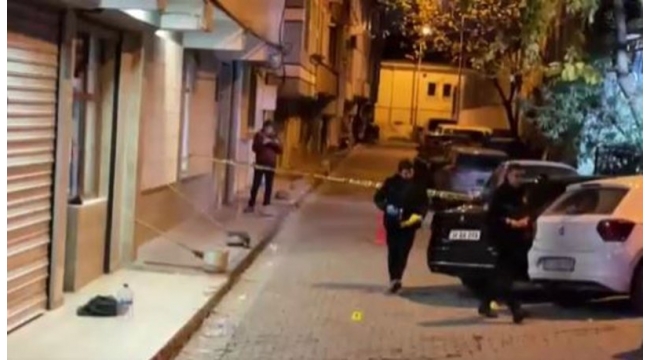 Motosikletli maskeli saldırganlardan İstanbul'da kahvehaneye silahlı saldırı: 1'i ağır 3 yaralı