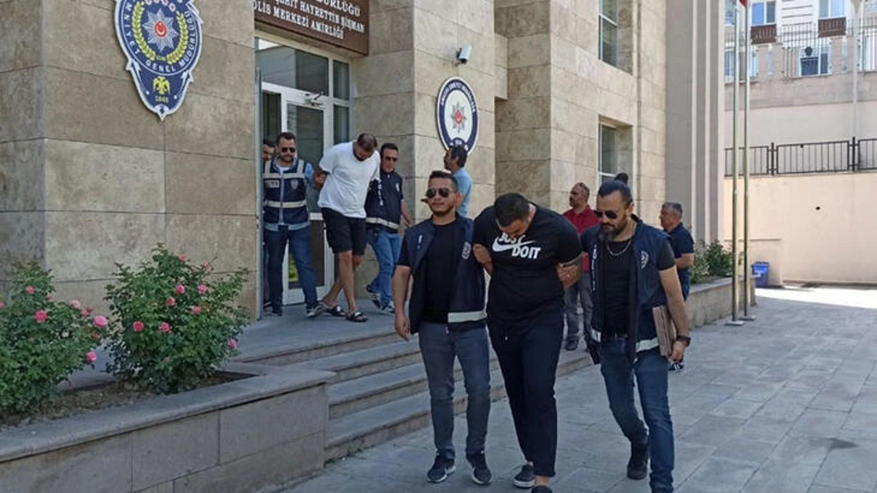 Kendilerini 'avukat' olarak tanıtan dolandırıcılar 'kaportacı' ve 'tatlıcı' çıktı