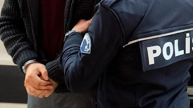 'Polisiz' deyip dolandırıcılık yapan 4 şüpheli tutuklandı