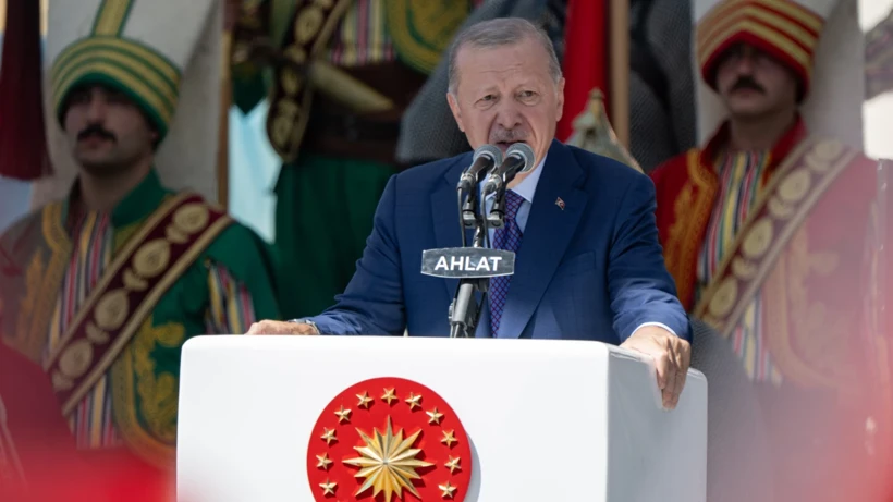 Cumhurbaşkanı Erdoğan'dan Ahlat'ta 'Terörsüz Türkiye' Vurgusu: 'Kirli Elleri Biliyoruz, Bizim de Bir Hesabımız Var!'